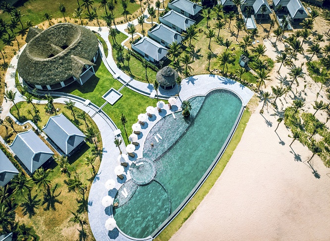 bliss hoi an beach resortinfinity swimming pool 4