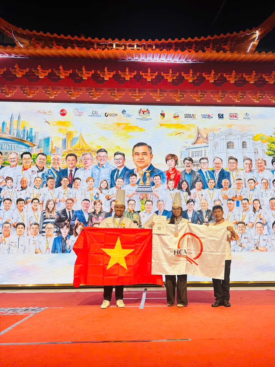ba-nguyen-an-an-gianh-huy-chuong-dong-tai-hang-muc-chocolate-dessert-challenge-o-gccm-malaysia-2026-1784981154.jpg