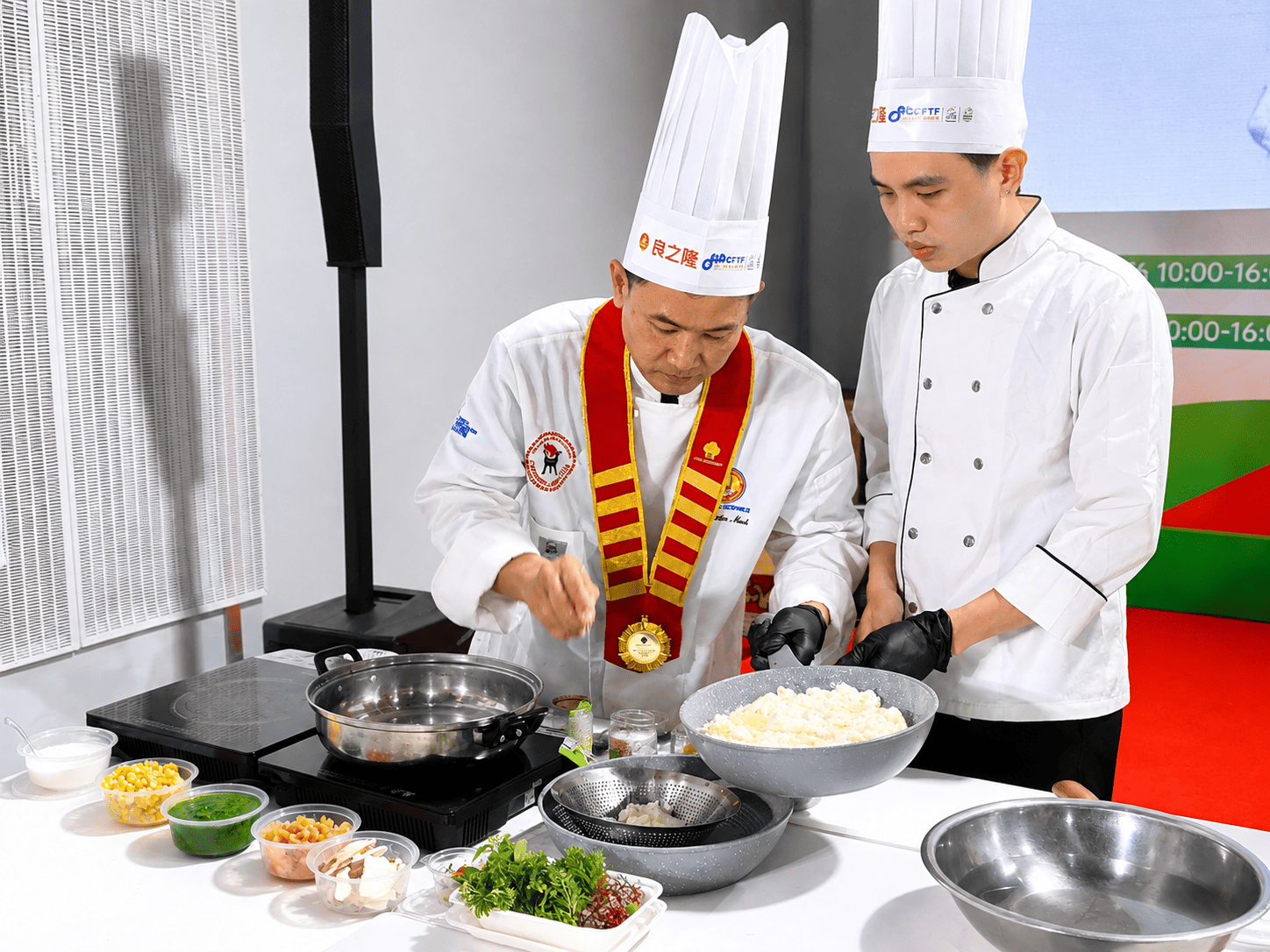 cac-dau-bep-bieu-dien-phien-chieu1-1786211520.png