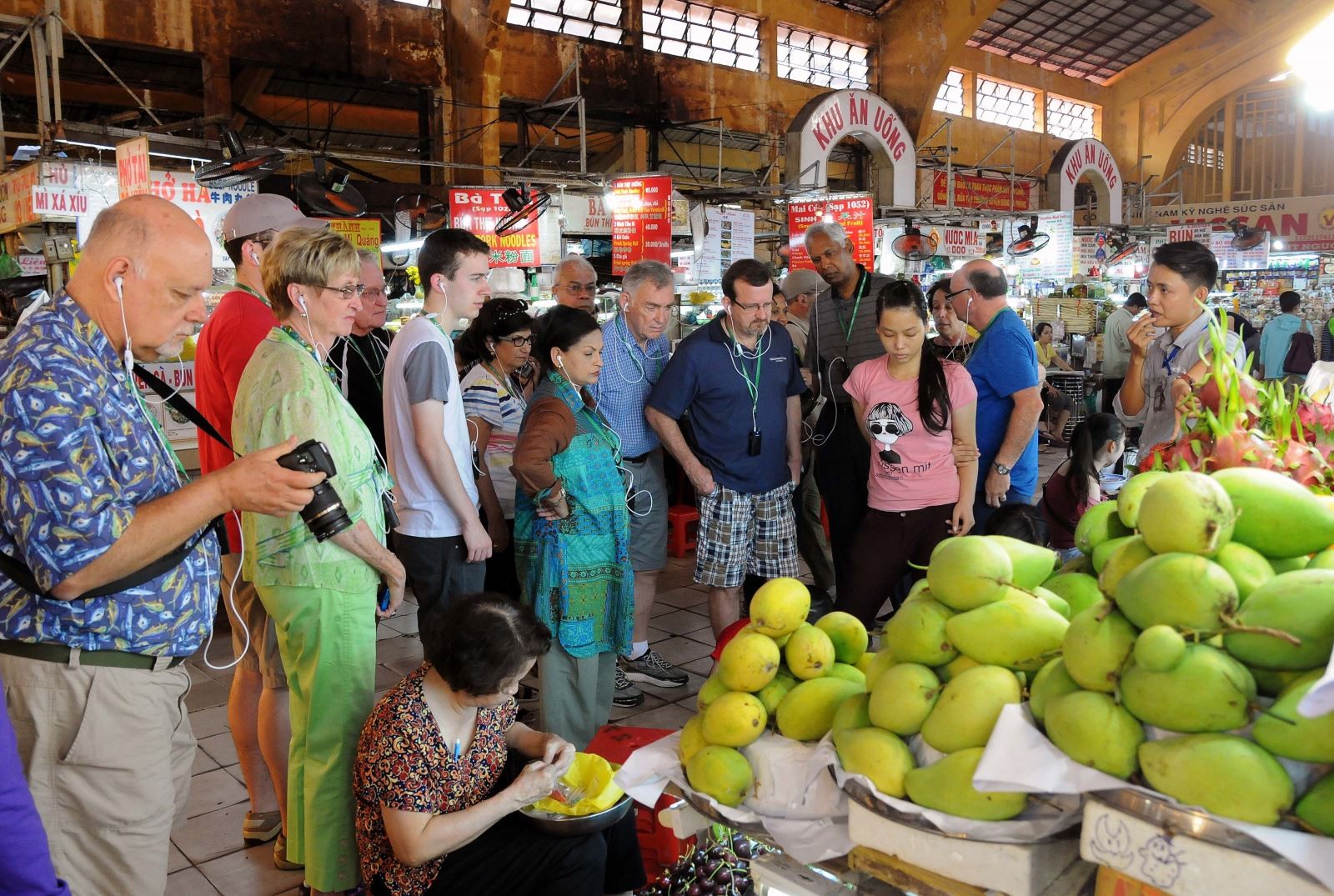 hcm-cho-ben-thanh-tico-tour-1789380899.jpg