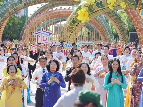 50.000 người đồng diễn áo dài tại TP.HCM sáng 8.3